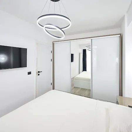 Ciu&biu - Infinity Pool&spa Apartament Mamaia