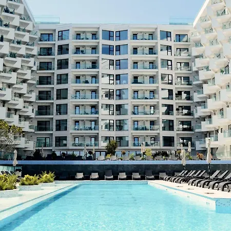 Ciu & Biu In Infinity Pool & Apartamento Mamaia