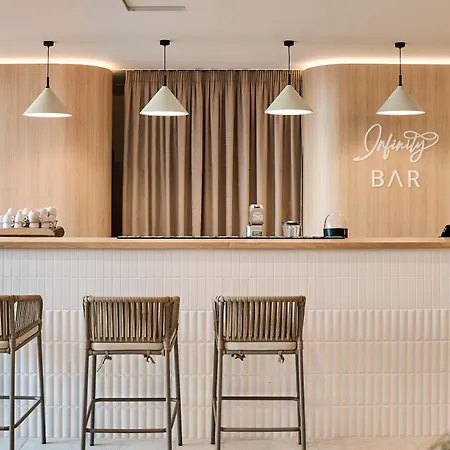 Ciu & Biu - Infinity Pool & Apartment Mamaia