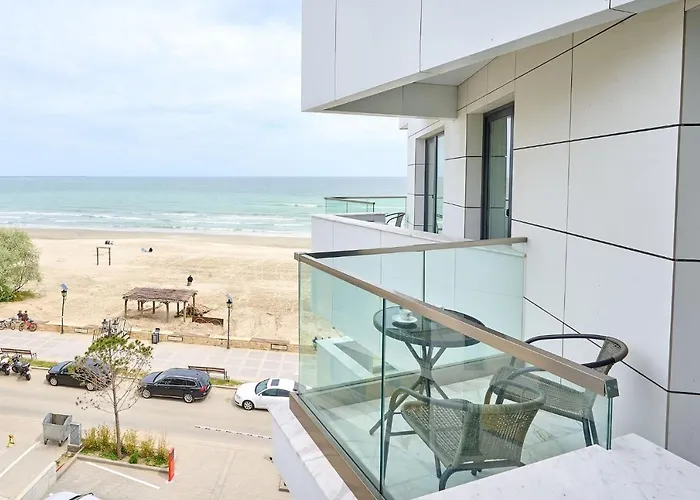 Ciu & Biu In Infinity Pool & アパート *