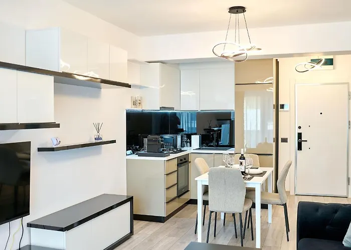 Ciu & Biu In Infinity Pool &