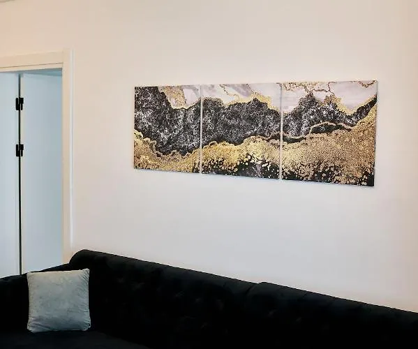 Ciu & Biu In Infinity Pool & * ママイア