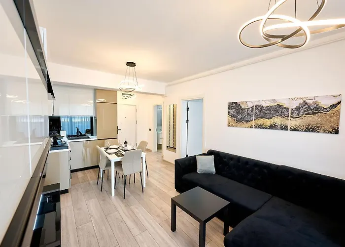 Ciu & Biu In Infinity Pool &