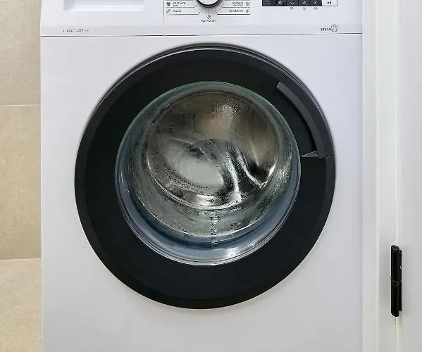 Ciu & Biu In Infinity Pool &