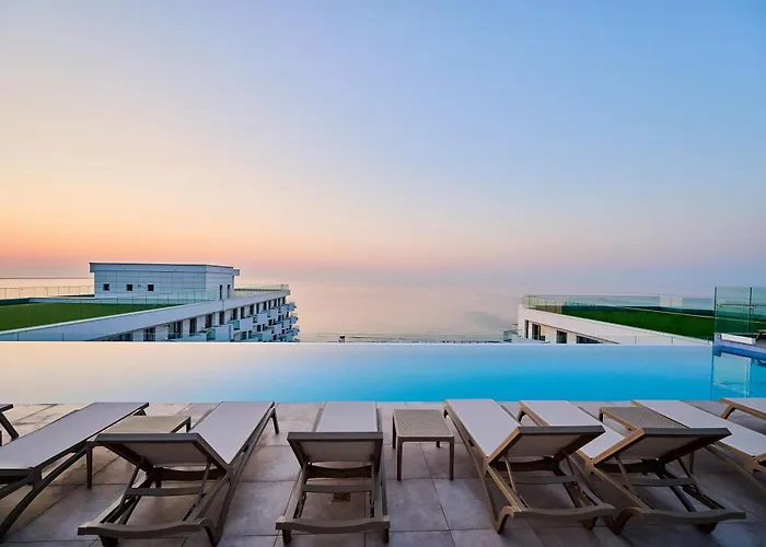 Ciu & Biu In Infinity Pool & *